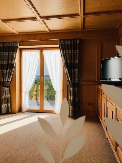 Haus Am Lechweg Lägenhet Reutte Exteriör bild